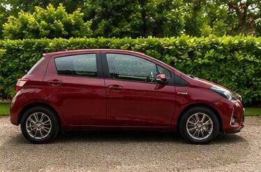 2017 Toyota Yaris — photo 6